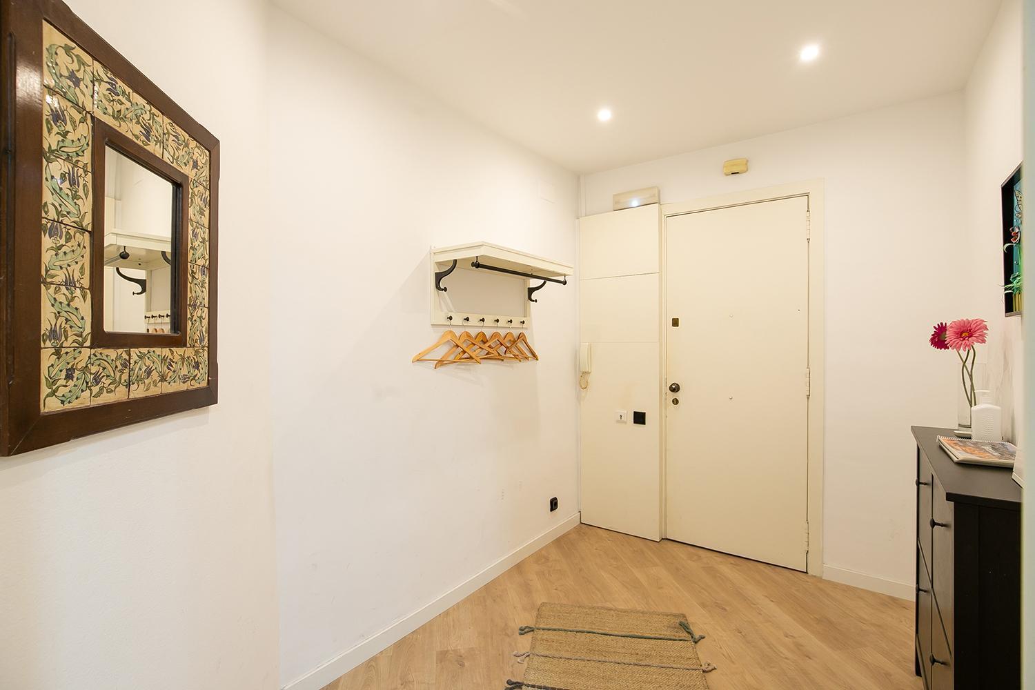 Beautiful Apartment With Terrace In Barcelona Exterior photo